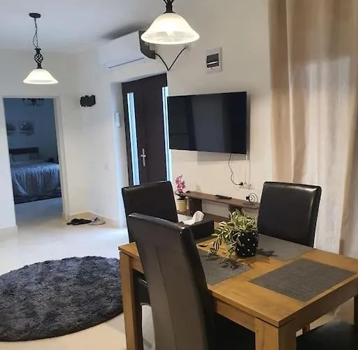 Casa Cu Flori